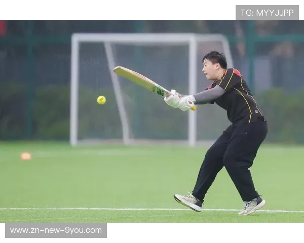 世界板球女子青训营吸引职业教练驻训，板球冠军