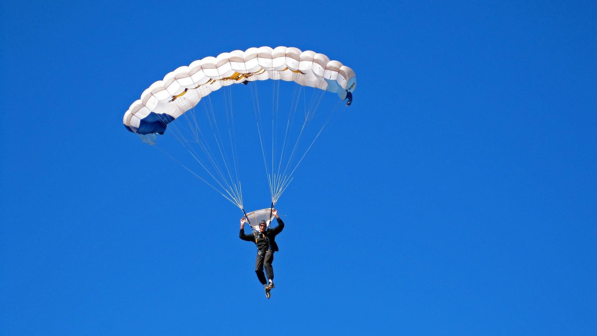 中国射箭队热身赛表现稳定，中国射箭男队