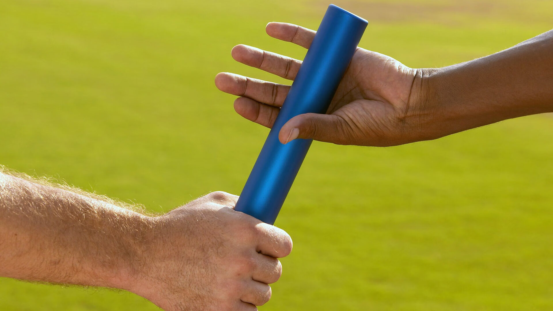 主教练部署三中卫阵型形成后场铁桶阵有效限制对手传控,三中卫阵型最怕什么